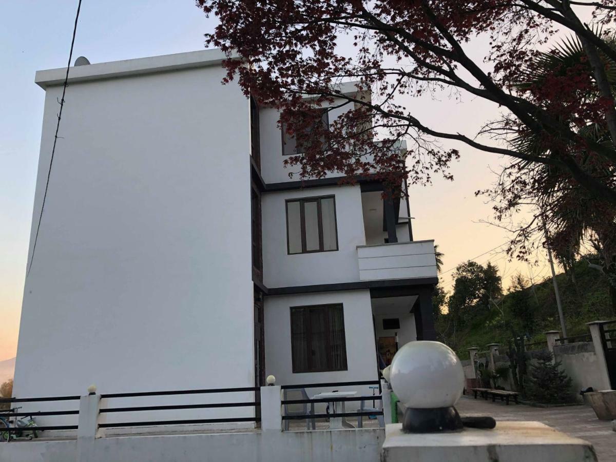 מלון מצוונה קונצחי Holiday House Green Cape Batumi מראה חיצוני תמונה