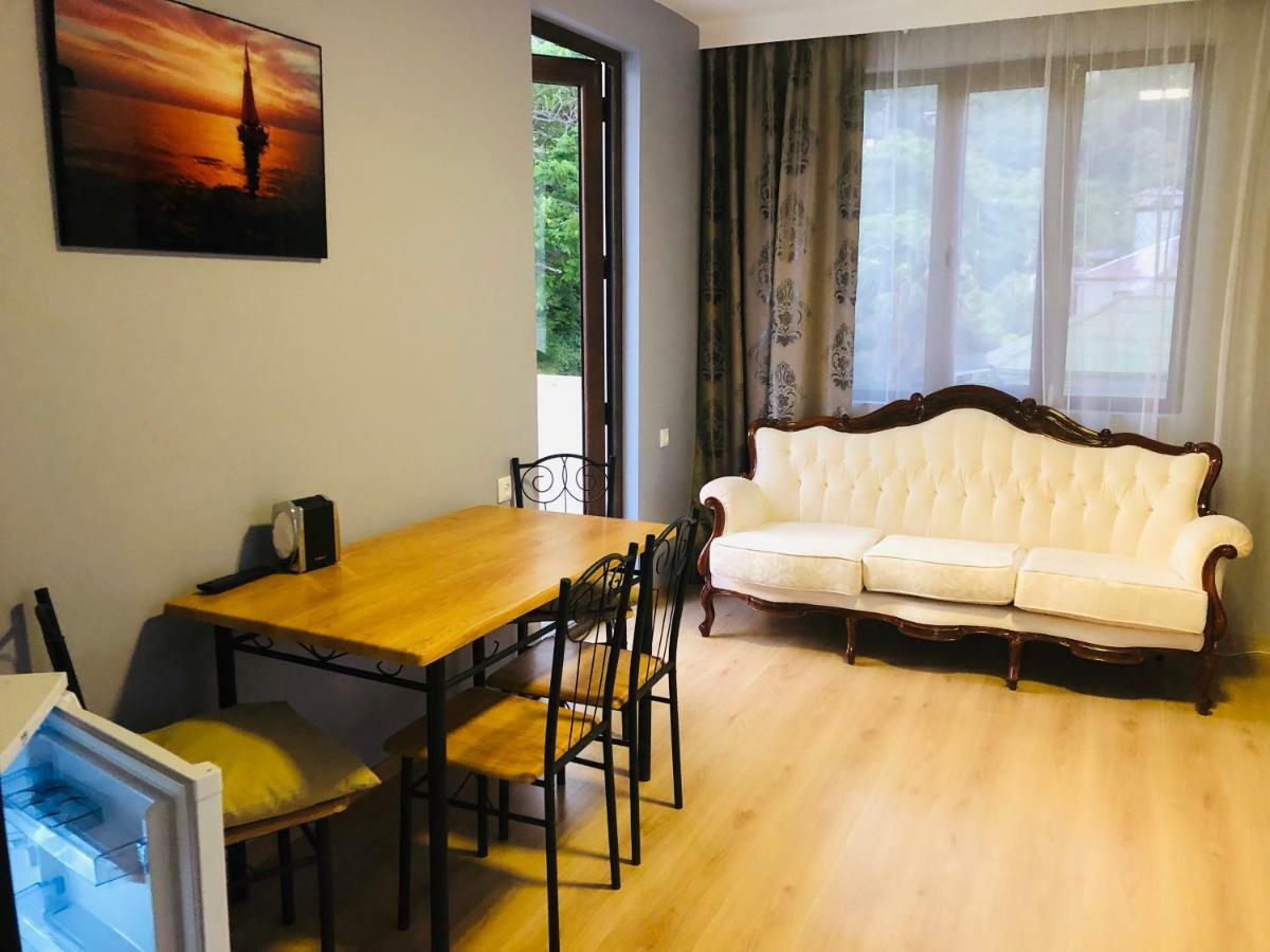מלון מצוונה קונצחי Holiday House Green Cape Batumi מראה חיצוני תמונה